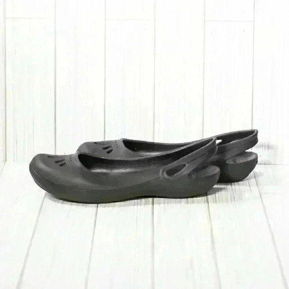 Crocs slip on Mary Jane Style ballet flats brown with back strap womens Size 7 - Picture 4 of 7